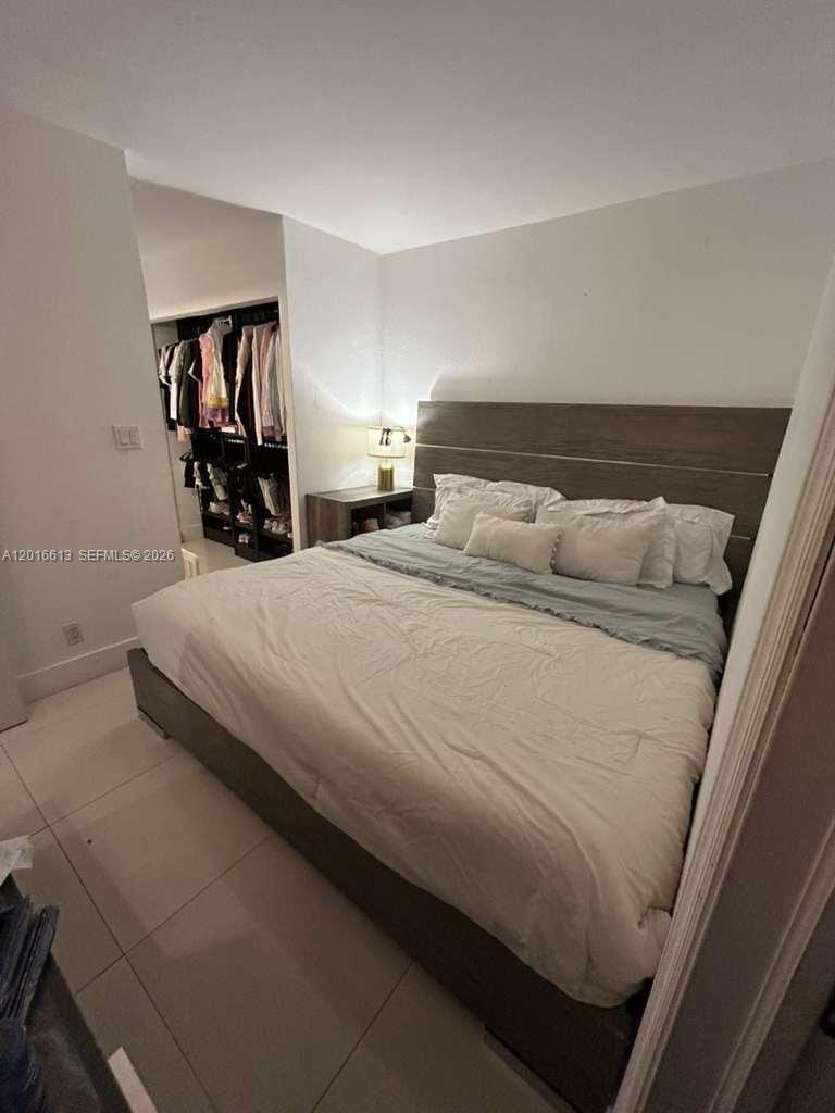 ISLAND SHORES CONDO - Residential