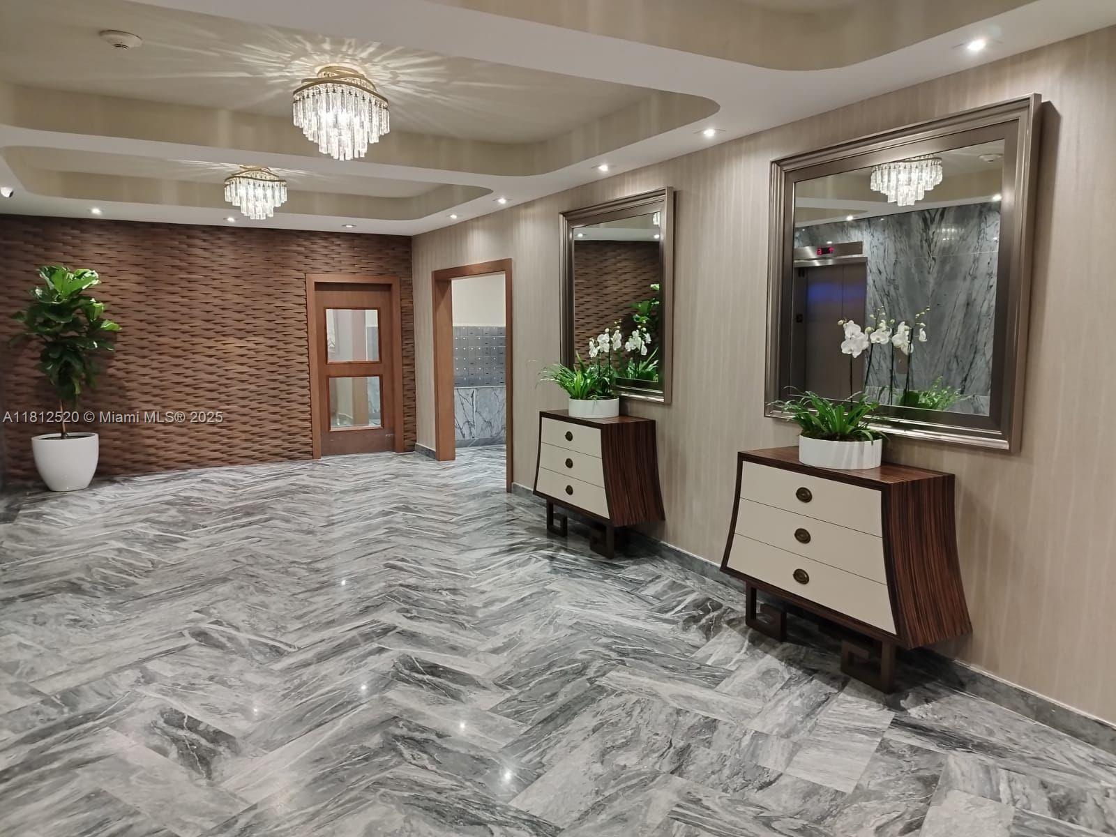 THE CARRIAGE HOUSE CONDO - Residential Lease