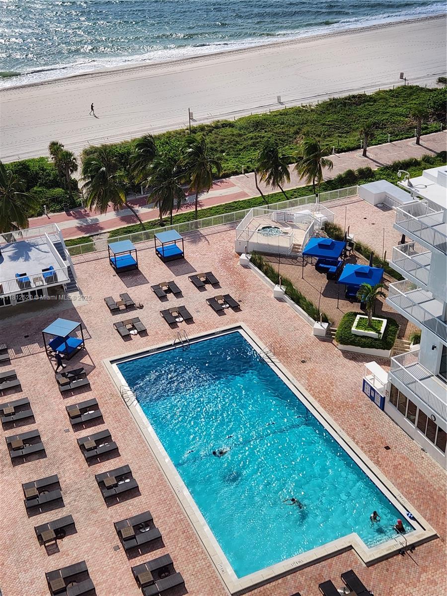 THE CARRIAGE HOUSE CONDO - Residential Lease