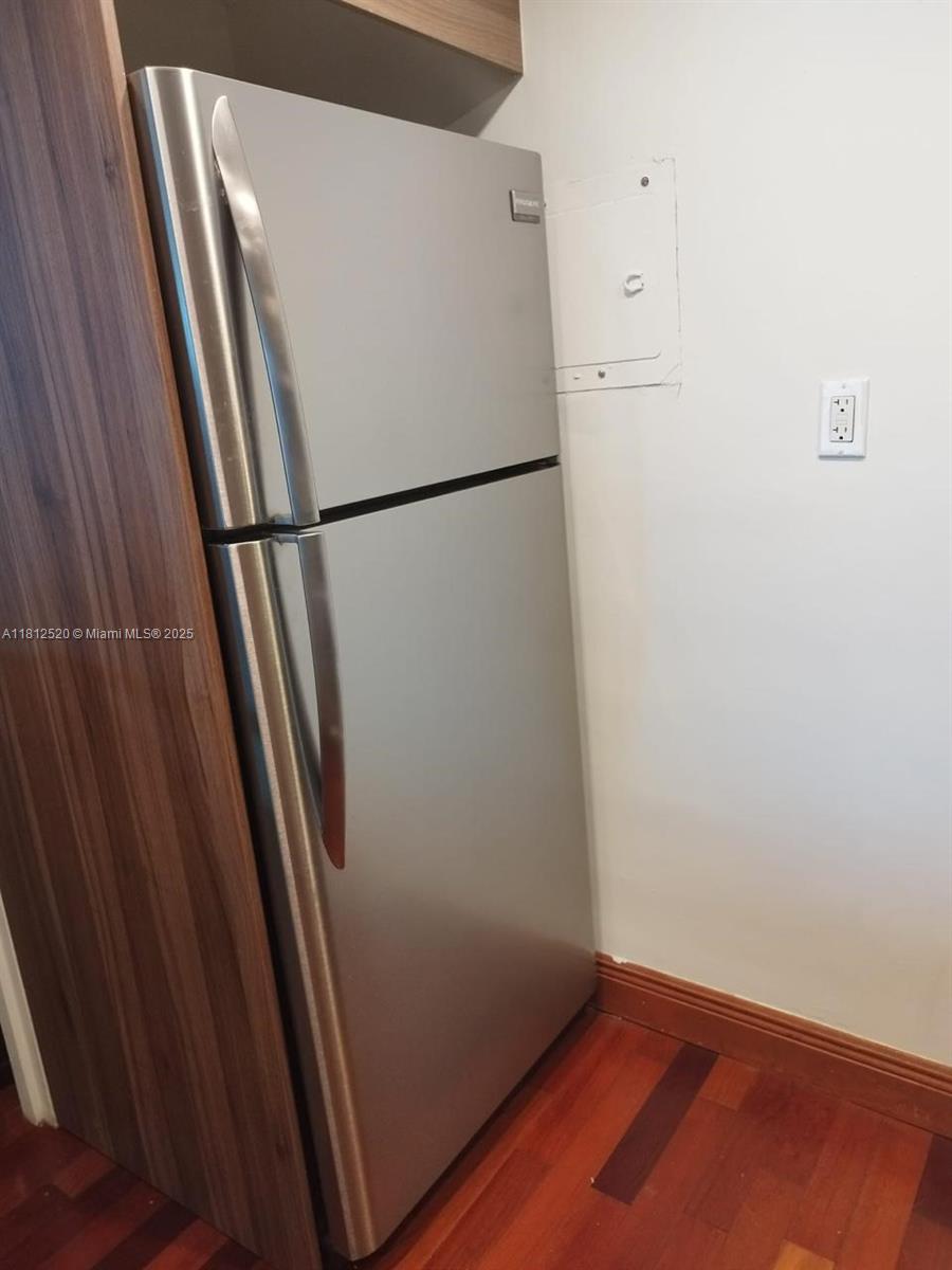 THE CARRIAGE HOUSE CONDO - Residential Lease