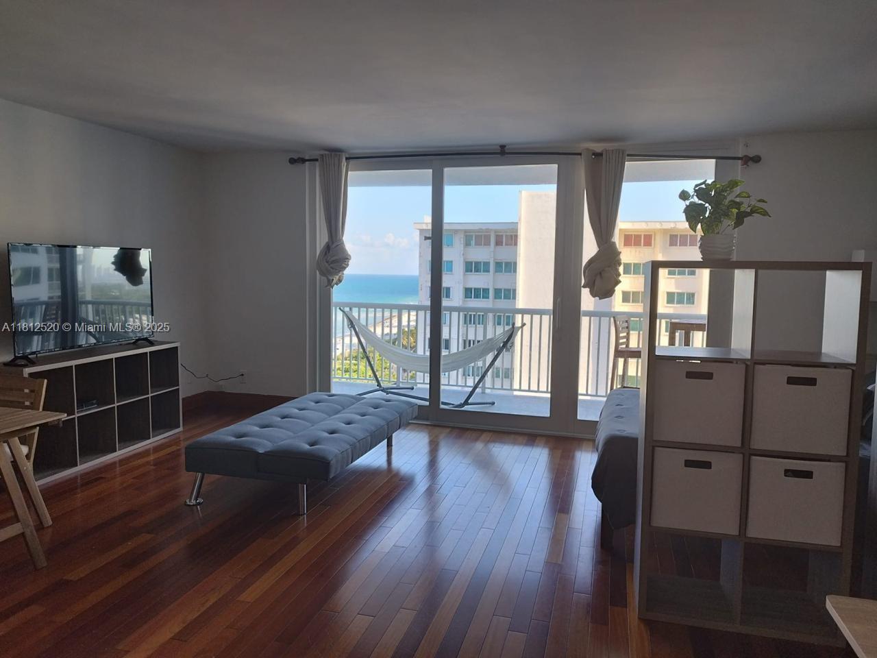THE CARRIAGE HOUSE CONDO - Residential Lease
