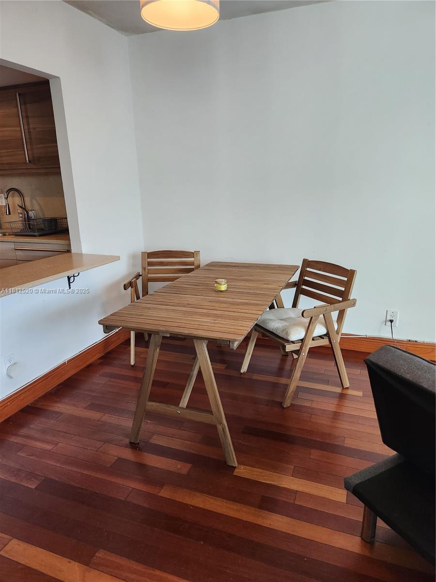 THE CARRIAGE HOUSE CONDO - Residential Lease