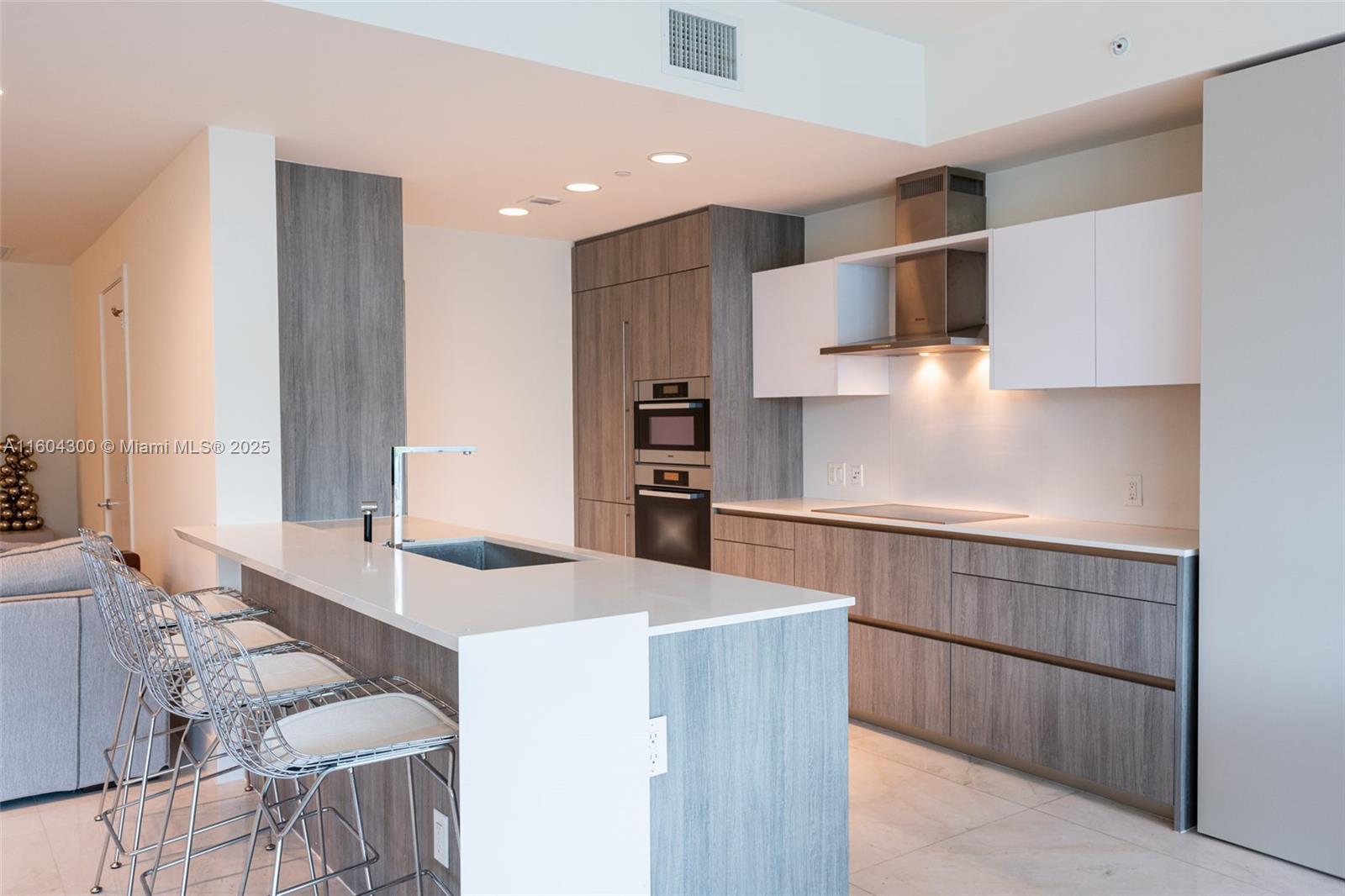 OCEANA KEY BISCAYNE CONDO - Residential