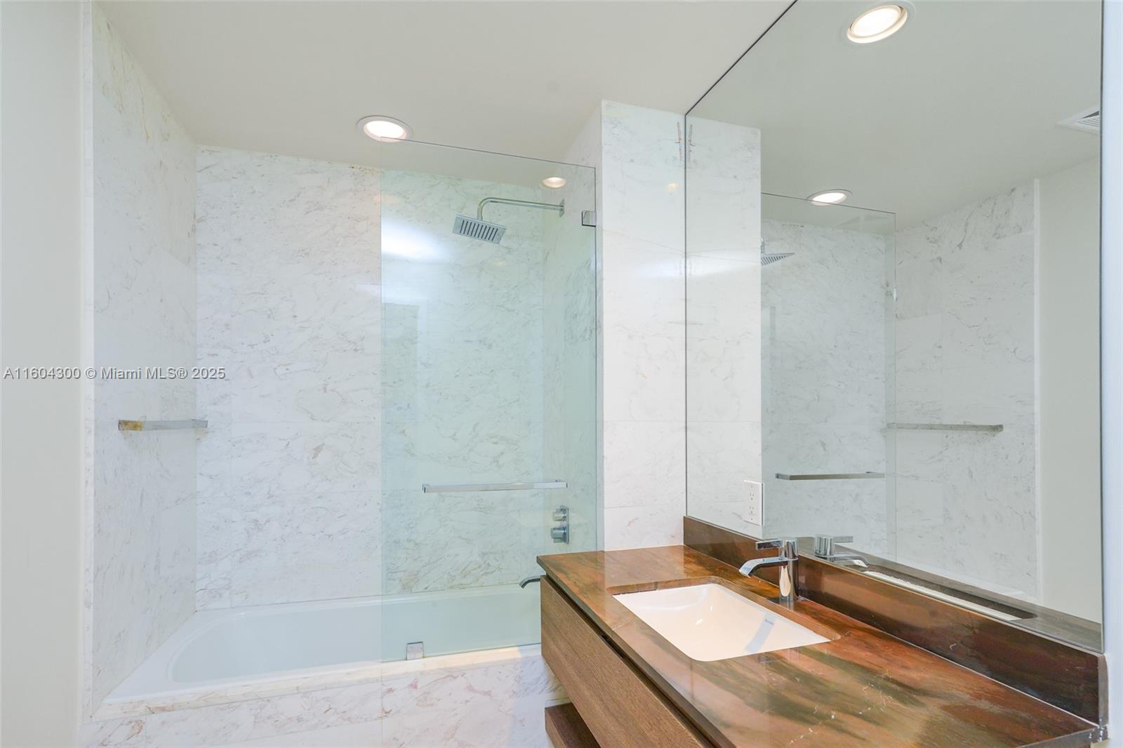 OCEANA KEY BISCAYNE CONDO - Residential