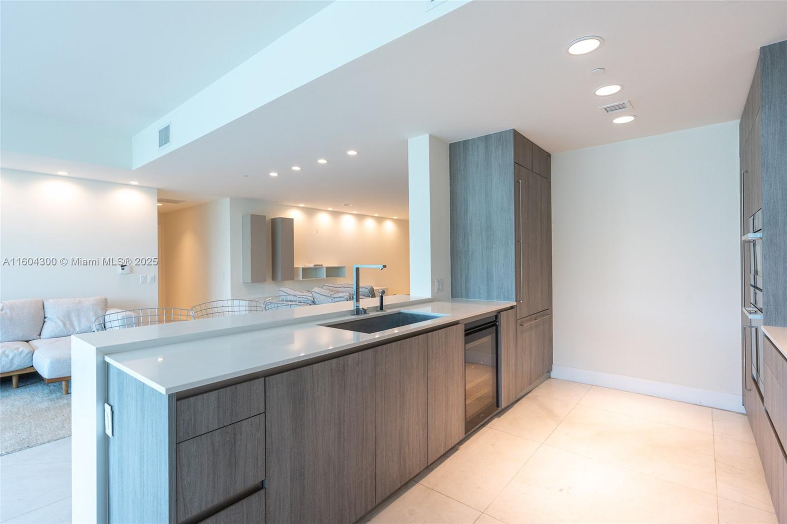 OCEANA KEY BISCAYNE CONDO - Residential