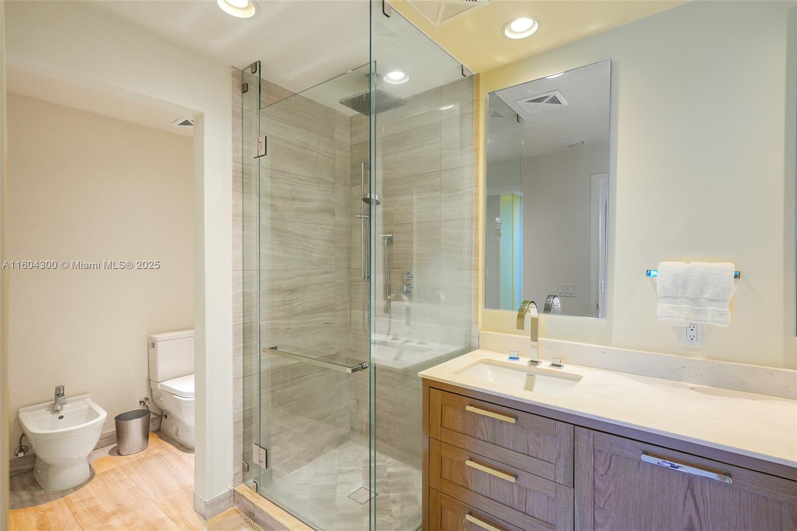 OCEANA KEY BISCAYNE CONDO - Residential