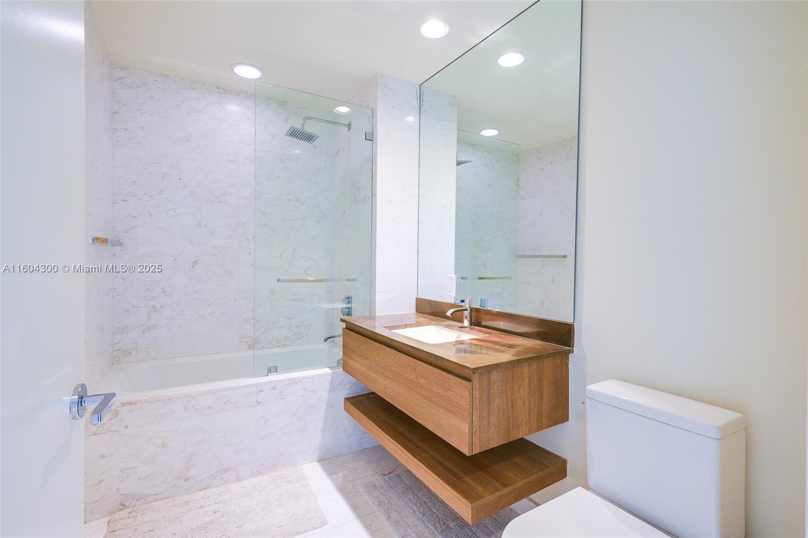 OCEANA KEY BISCAYNE CONDO - Residential