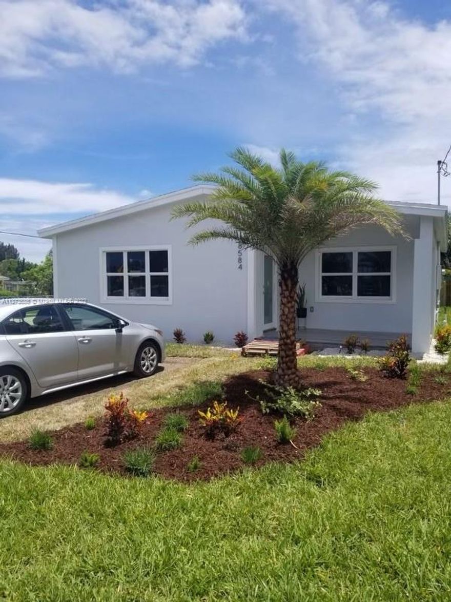 NEW CONSTRUCTION Corner lot 3/1/1 CBS home Beautiful kitchen stainless steel appliances must see.
