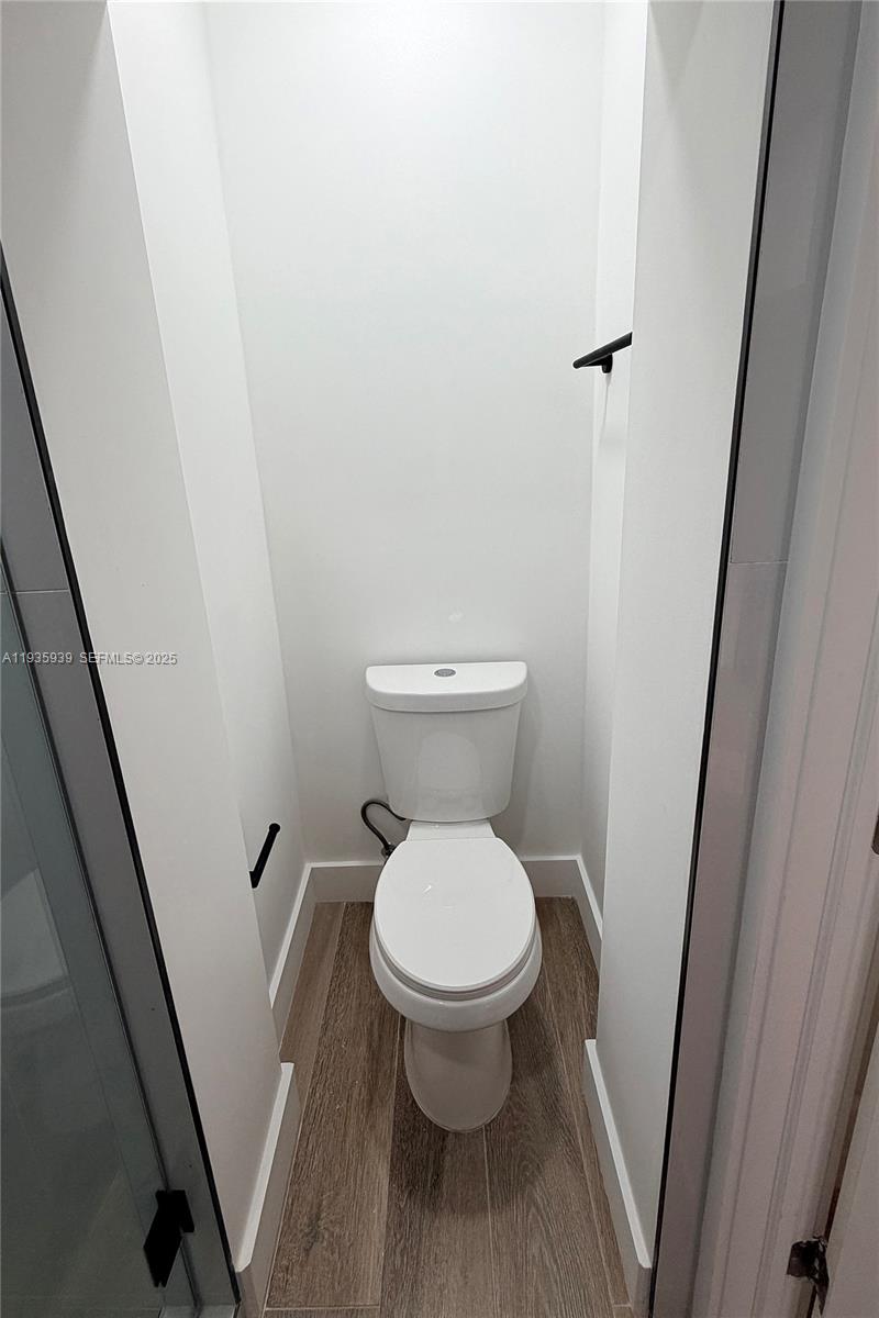 IVYWILD PARK - Residential Lease