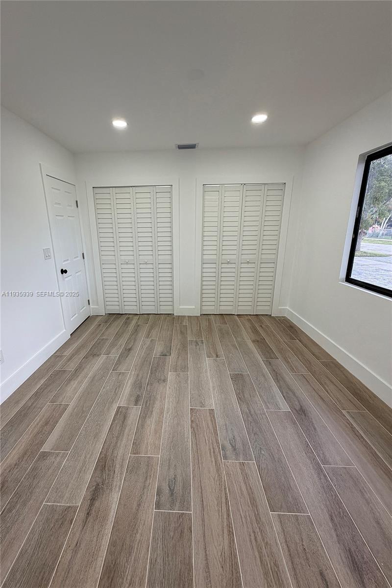 IVYWILD PARK - Residential Lease