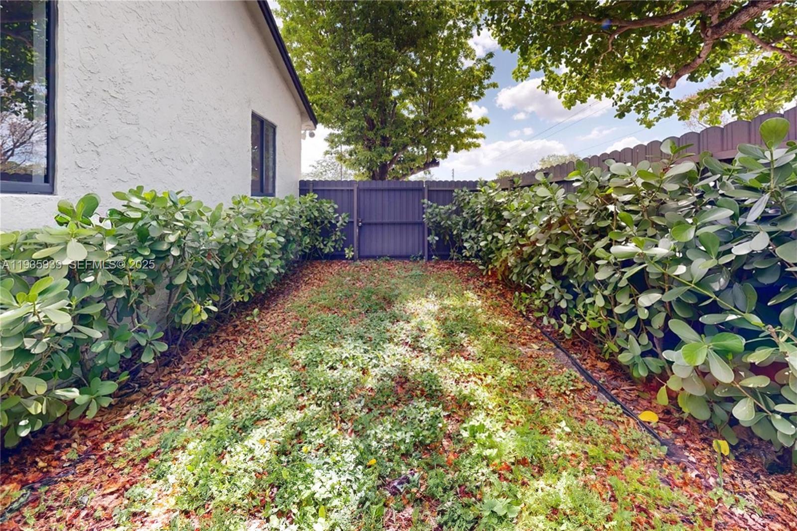 IVYWILD PARK - Residential Lease