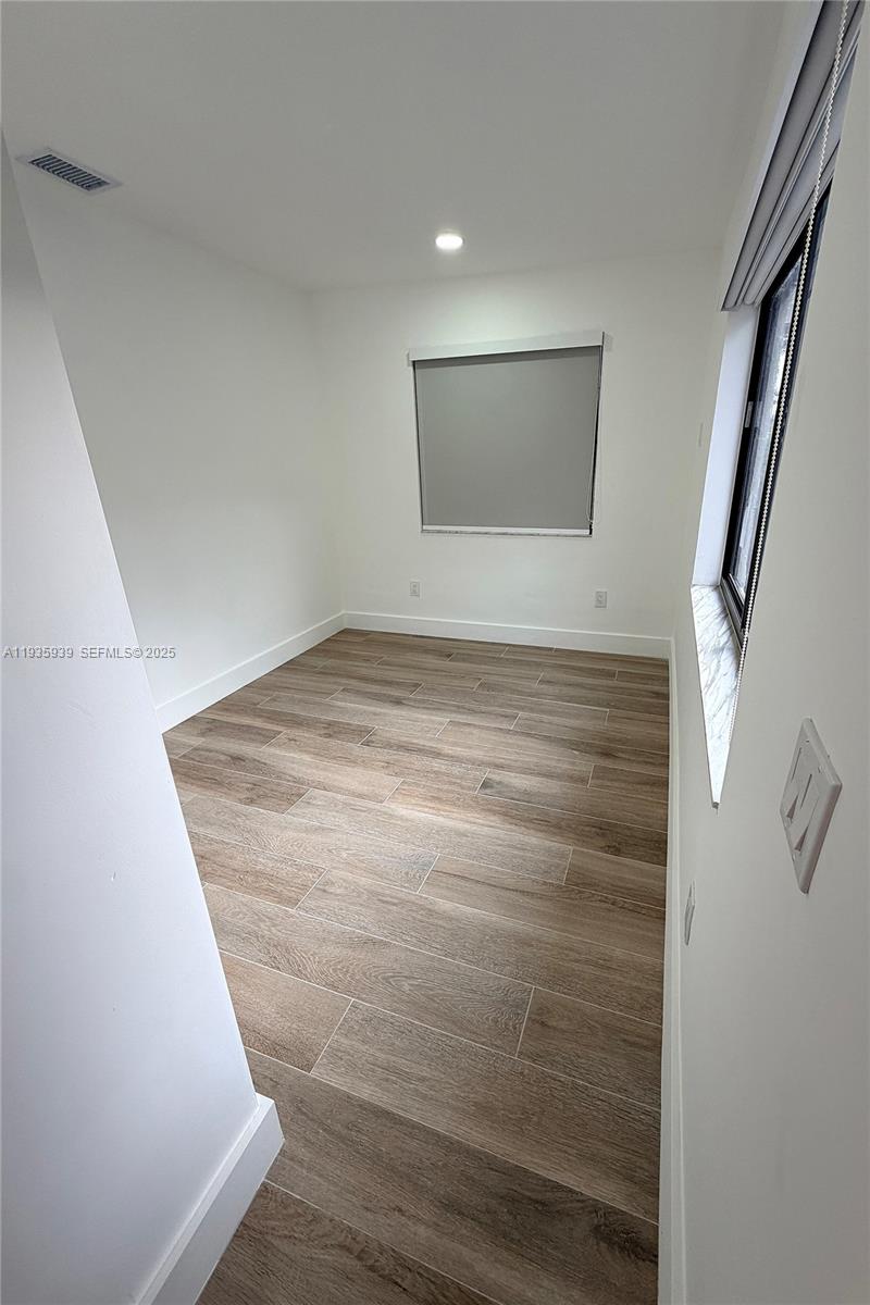 IVYWILD PARK - Residential Lease