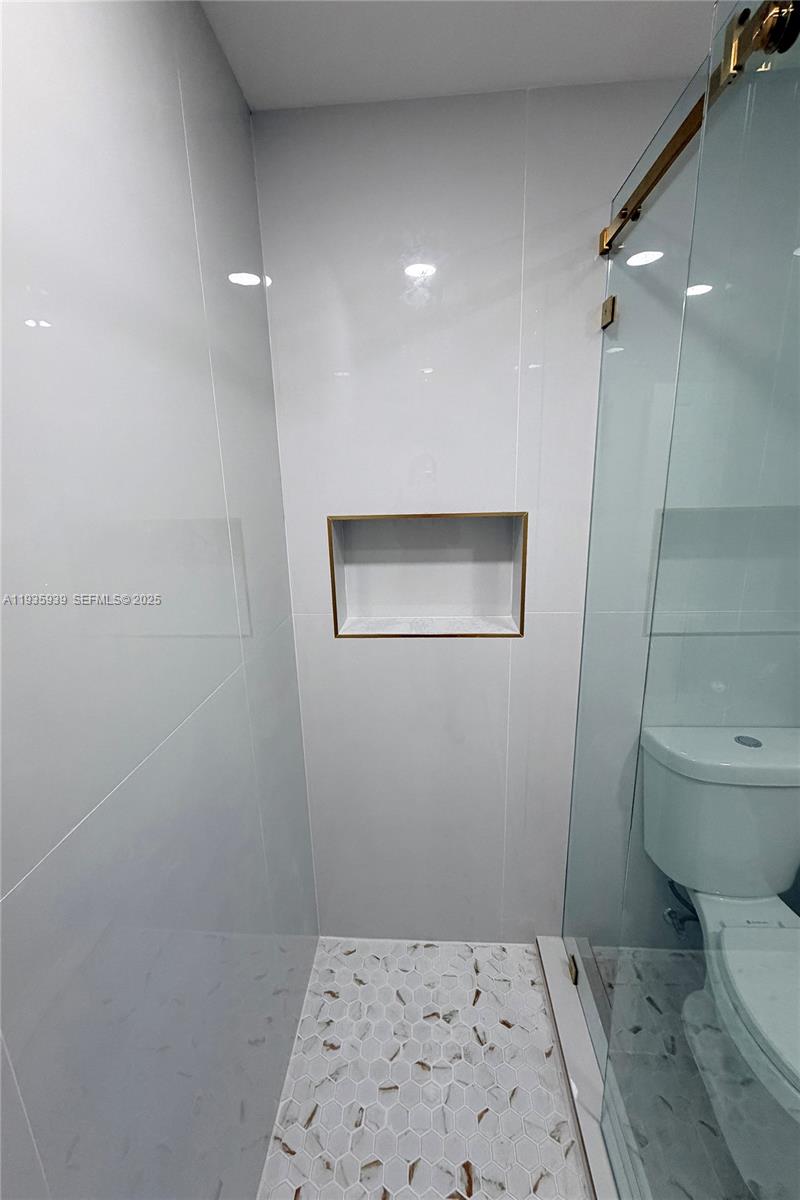 IVYWILD PARK - Residential Lease