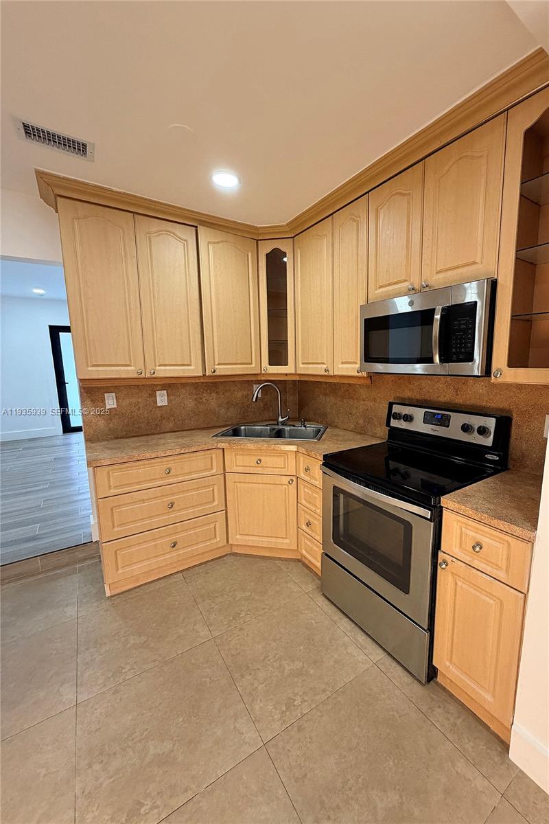 IVYWILD PARK - Residential Lease