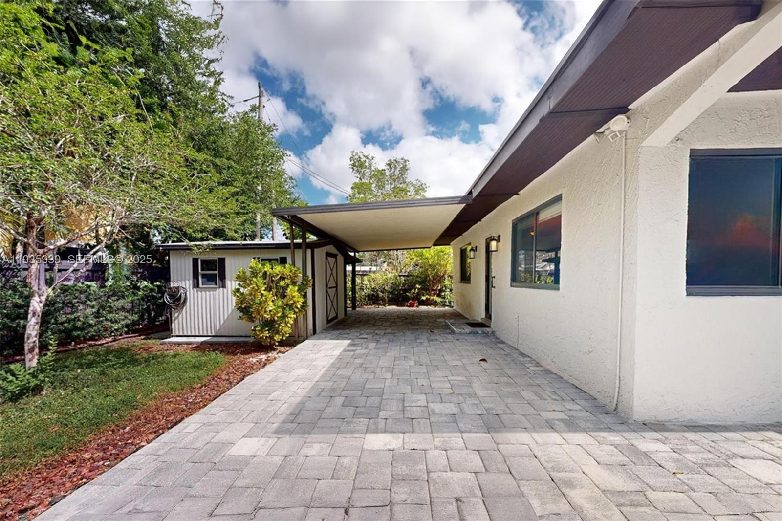 IVYWILD PARK - Residential Lease