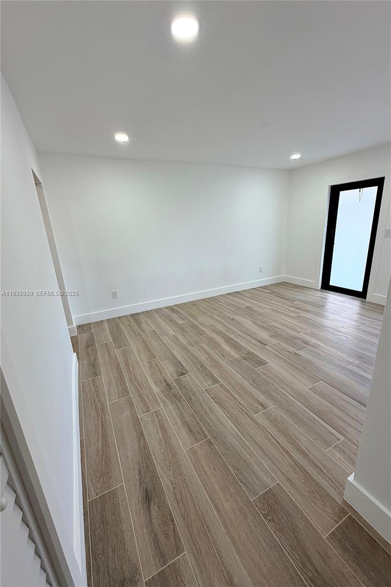 IVYWILD PARK - Residential Lease