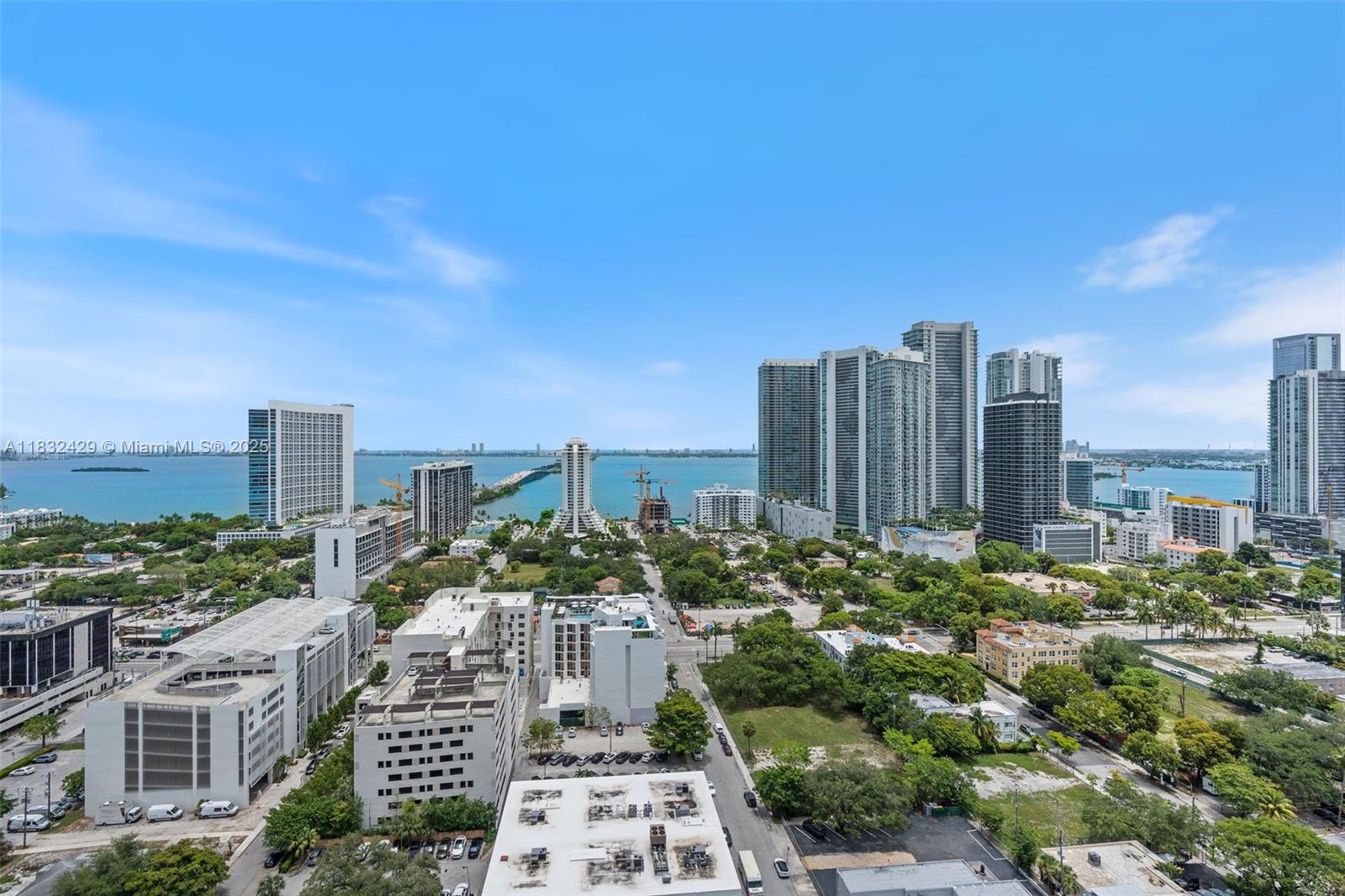121 NE 34th St 2507