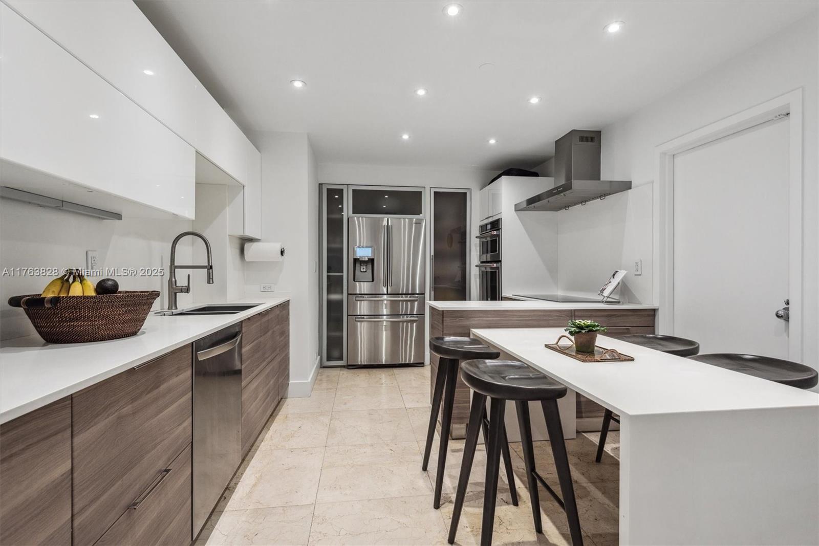 THE EMERALDBAY @ KEY COLO - Residential