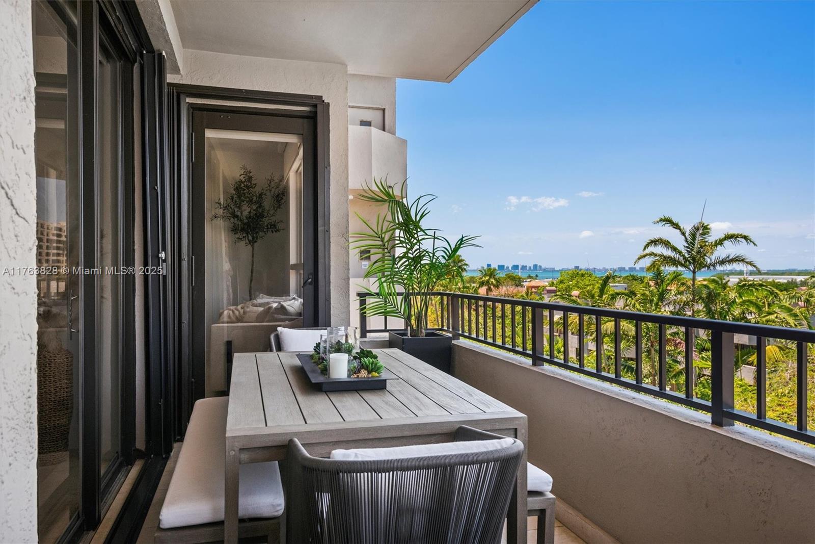 THE EMERALDBAY @ KEY COLO - Residential