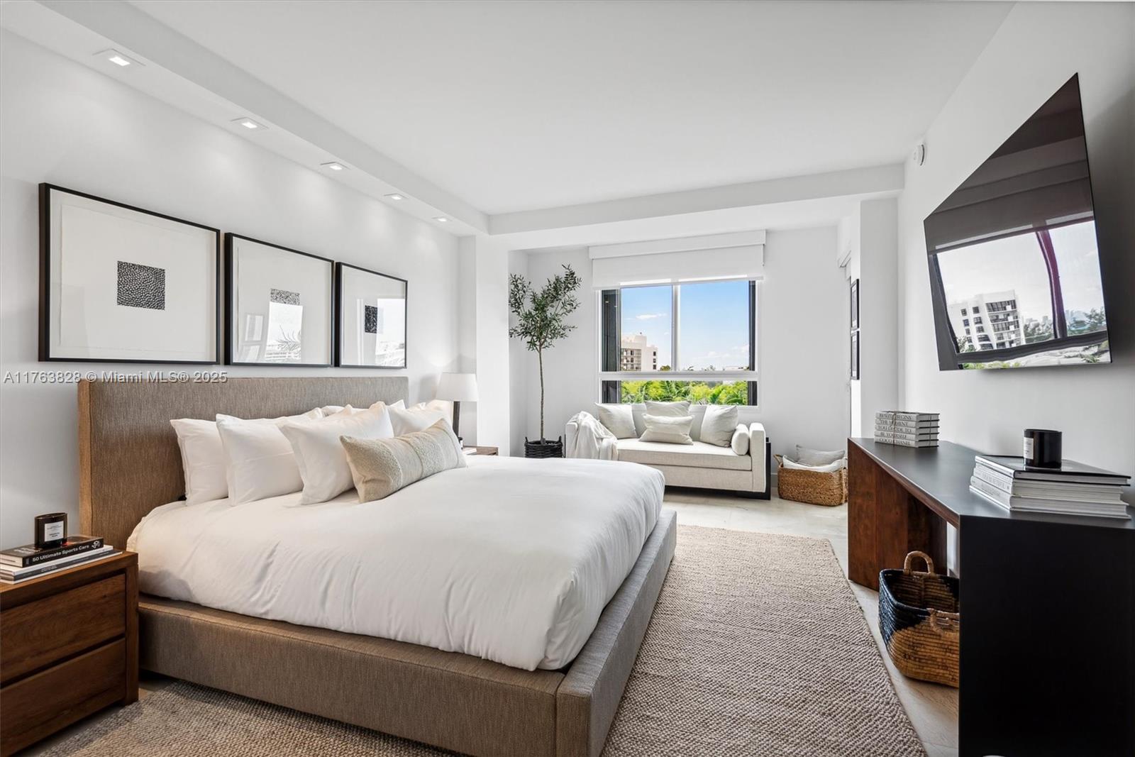 THE EMERALDBAY @ KEY COLO - Residential