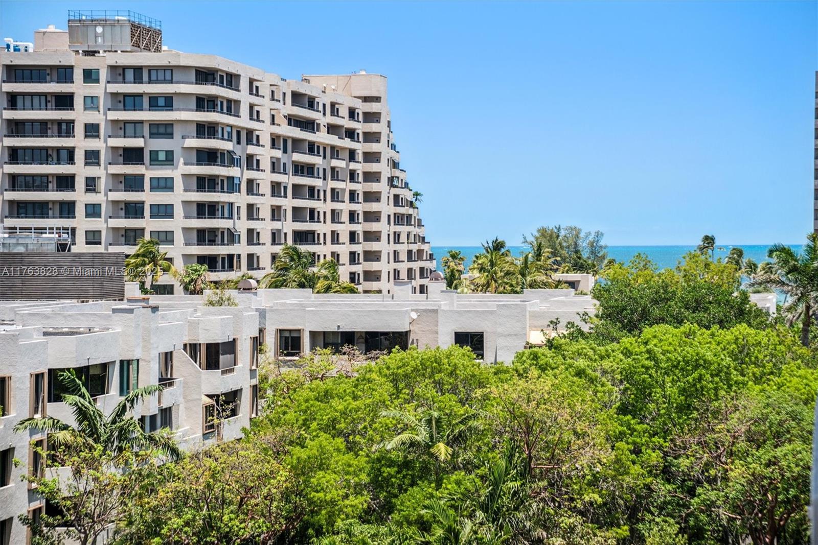 THE EMERALDBAY @ KEY COLO - Residential