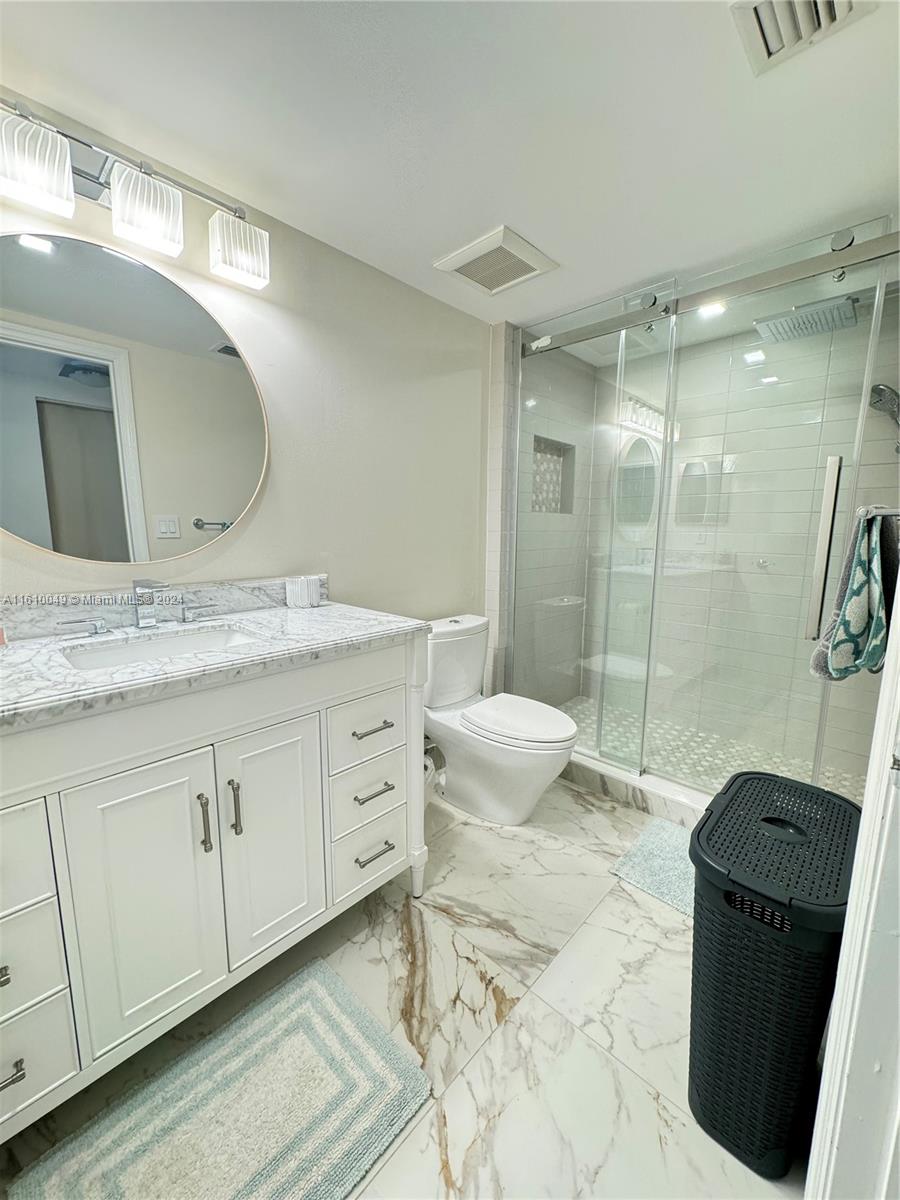 LA PERLA CONDO - Residential Lease