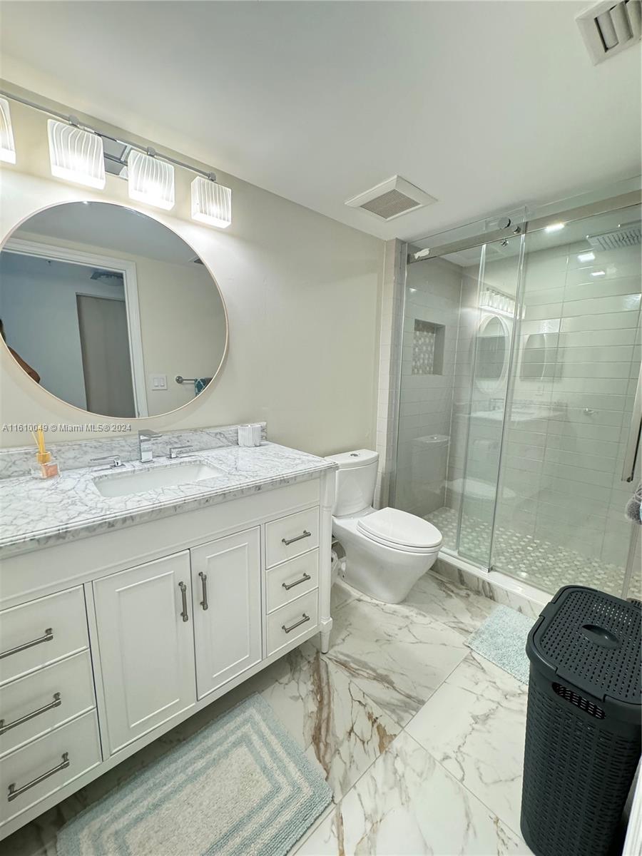 LA PERLA CONDO - Residential Lease