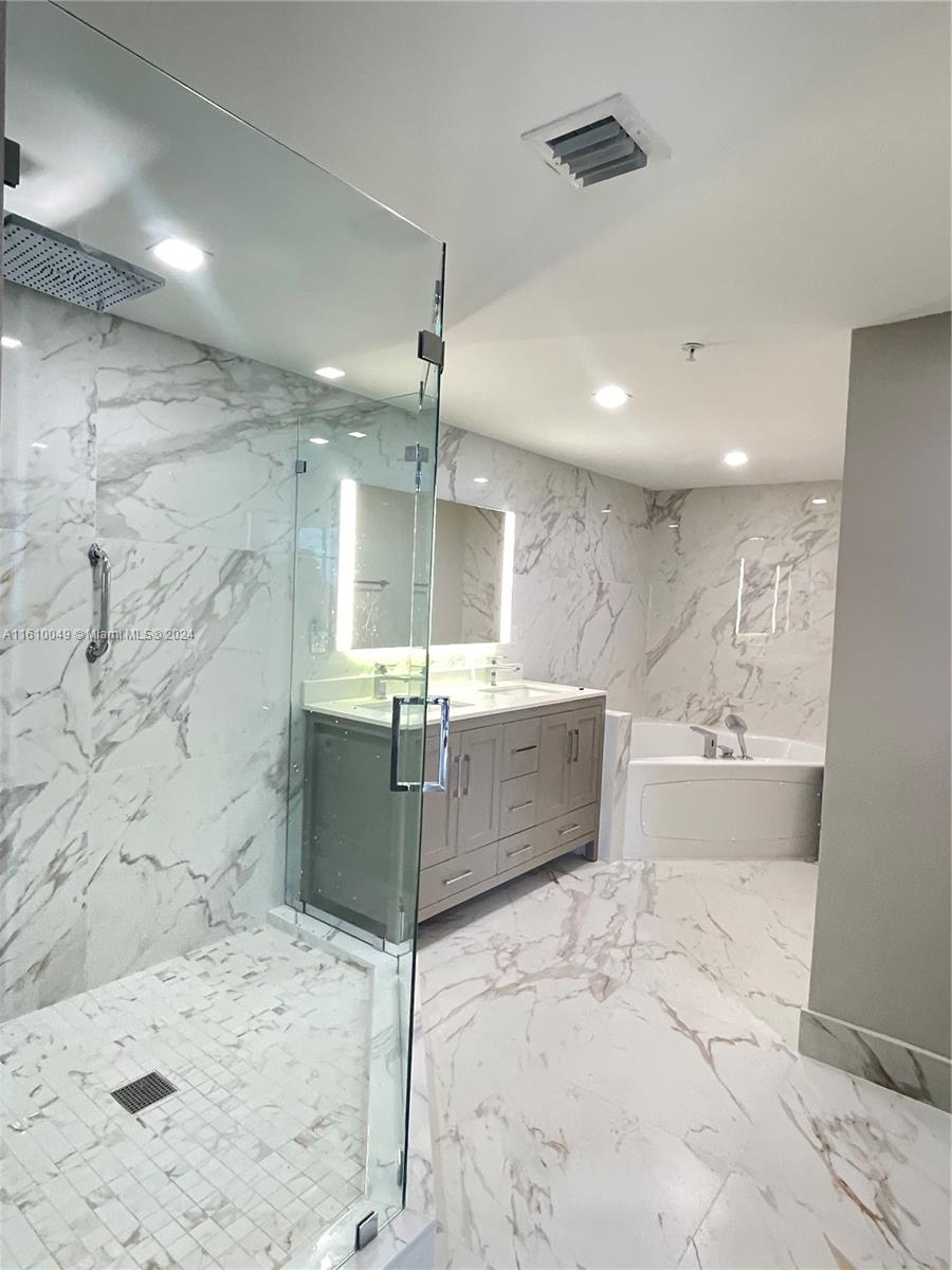 LA PERLA CONDO - Residential Lease