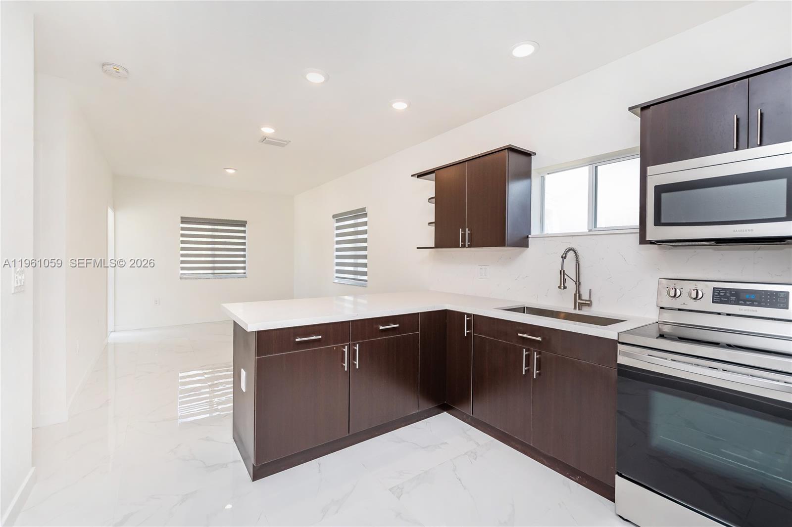 ADELAIDE PARK - Residential