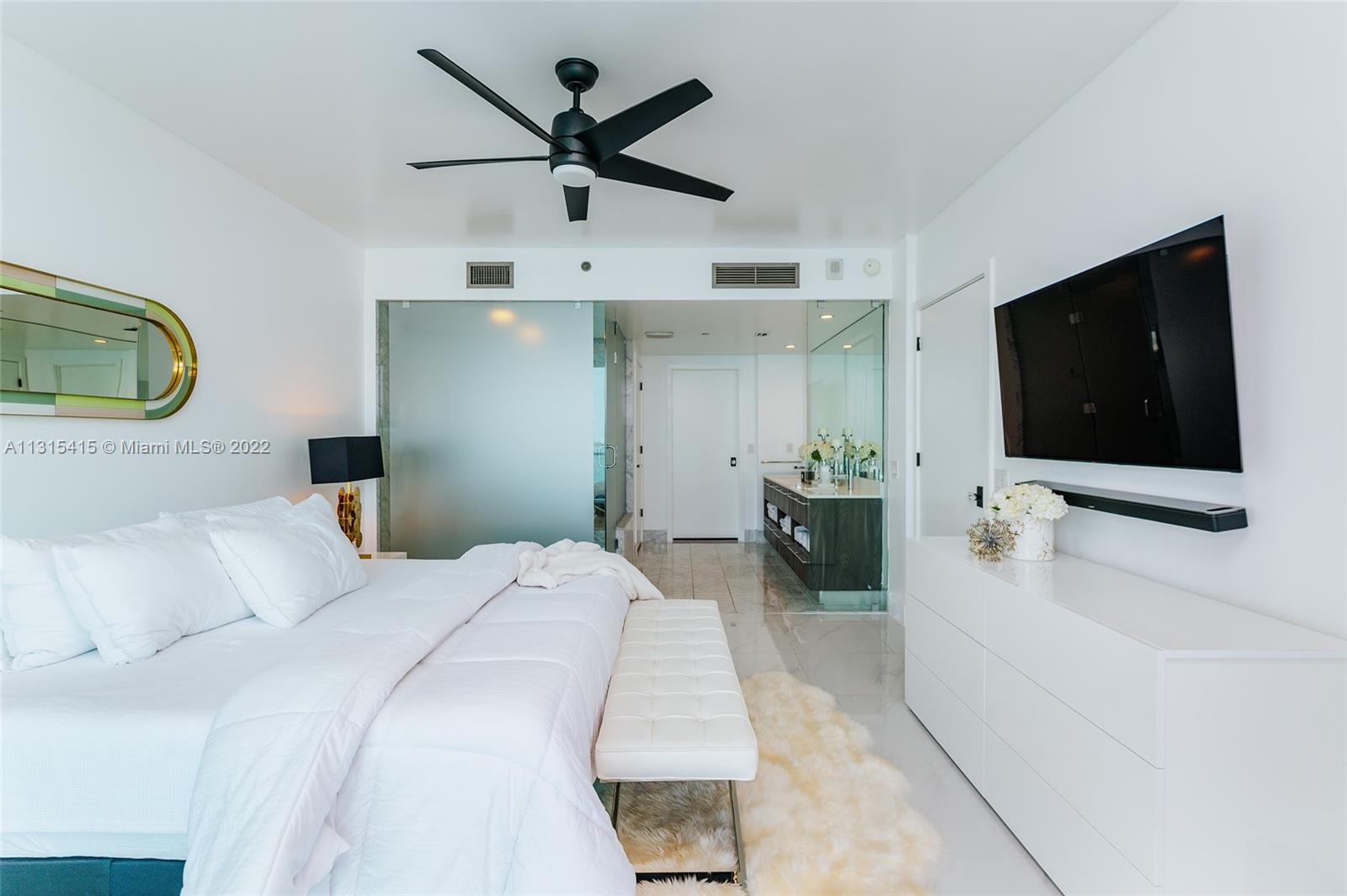 ONE PARAISO CONDO - Residential