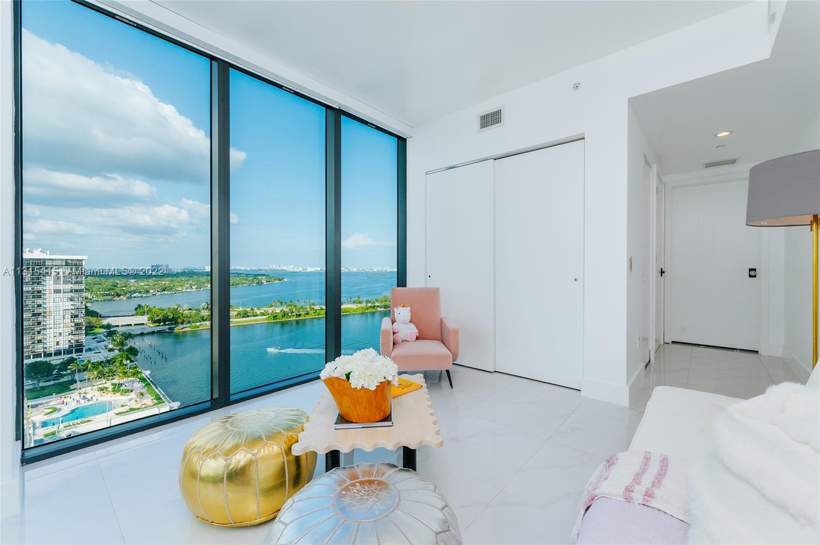 ONE PARAISO CONDO - Residential