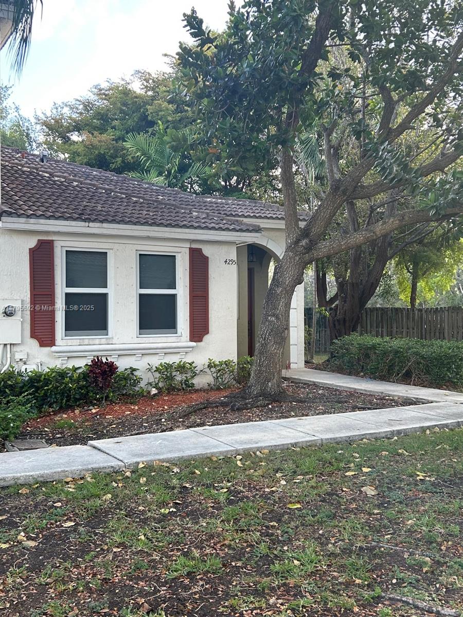 Rental Property at 4295 Ne 10th Ct, Homestead, Miami-Dade County, Florida - Bedrooms: 2 
Bathrooms: 2  - $2,250 MO.