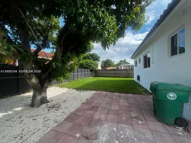 AMND MIAMI SUBURBAN ACRES - Residential