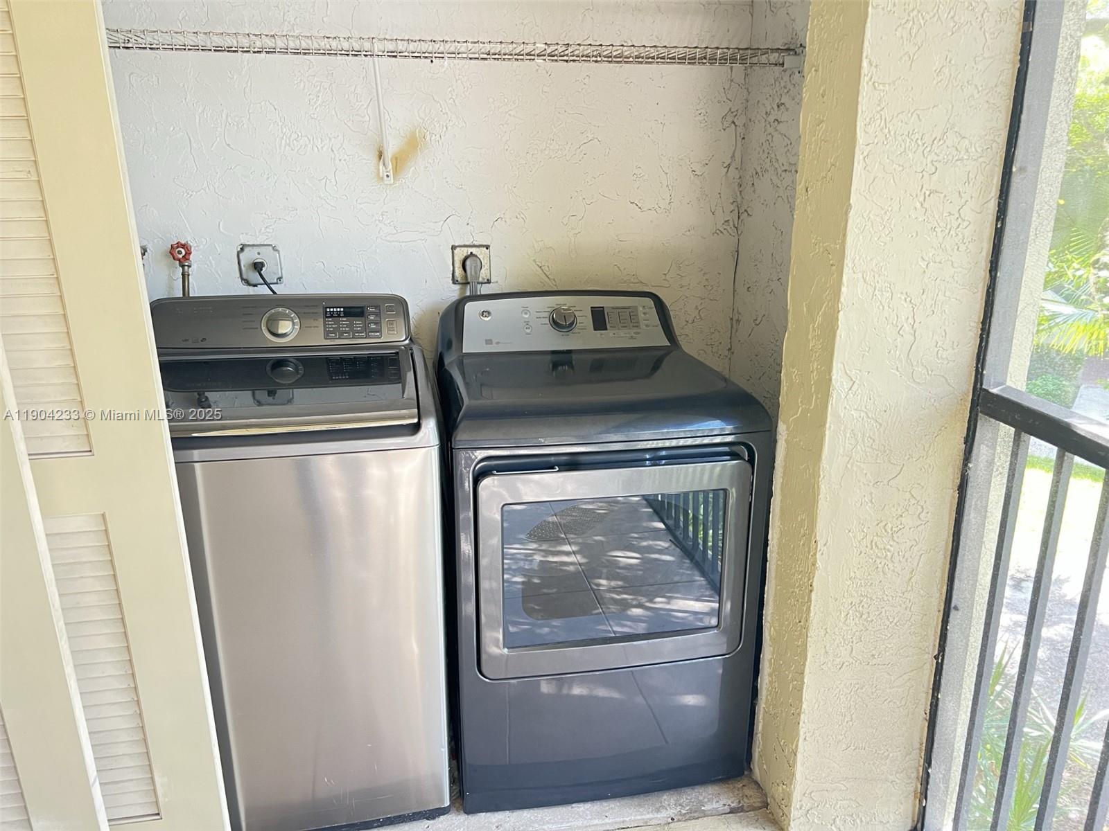 CENTERPOINTE CONDO - Residential