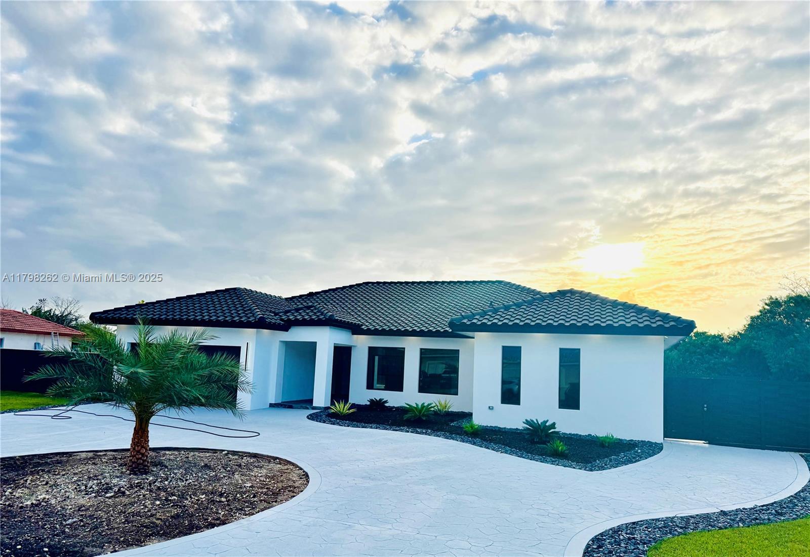 Property for Sale at 19614 Sw 133rd Ct, Miami, Broward County, Florida - Bedrooms: 5 
Bathrooms: 3  - $1,135,000