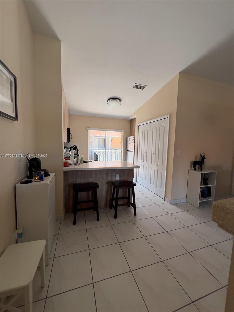 2461 W 76th St 207