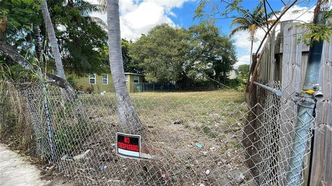 1255 NW 60 ST Miami FL 33142