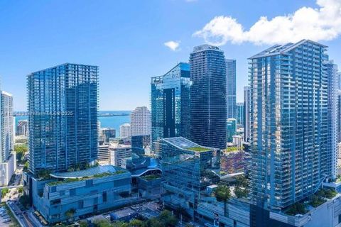 88 SW 7th St 2707 Miami FL 33130