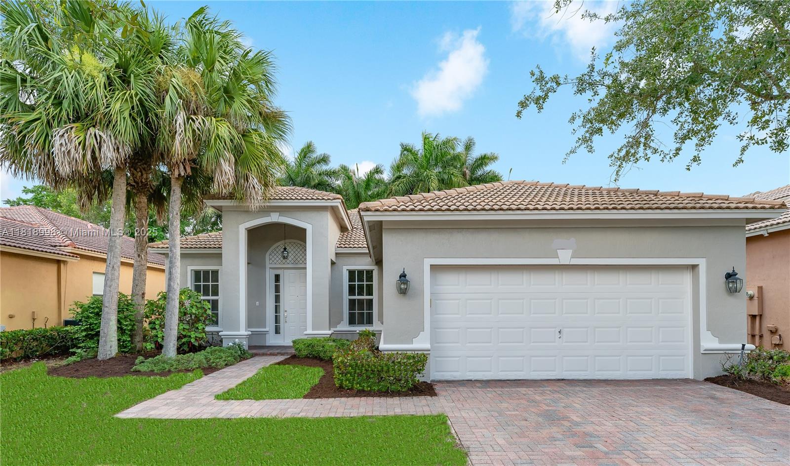 4413 W Whitewater Ave, Weston, Broward County, Florida - 4 Bedrooms  
2 Bathrooms - 