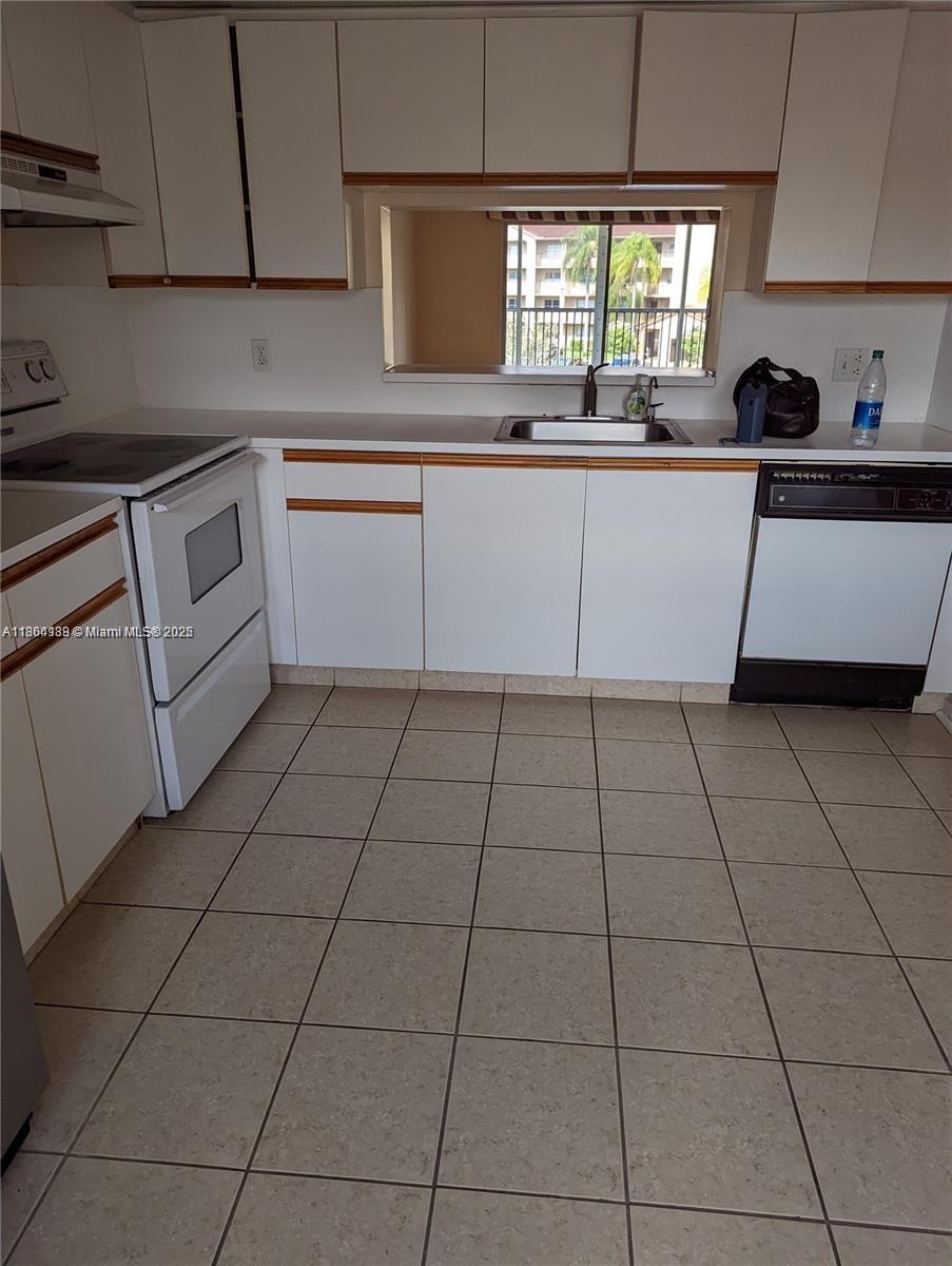 Lovely unit in Cambridge. Home has laminated floors, one assigned , washer and dryer, eat in kitchen, garden view, lots of light. Unit is rented until November 30th, 2025. Tenant would like to renew with new owners, if possible. Current rental payment is $2,100 / month. Great unit for investors, as tenant is already in unit. Tenant agrees to show unit with appointment, Call agent with questions. Century Village is a 55+ community and at least one person on the deed must be 55 years or older.