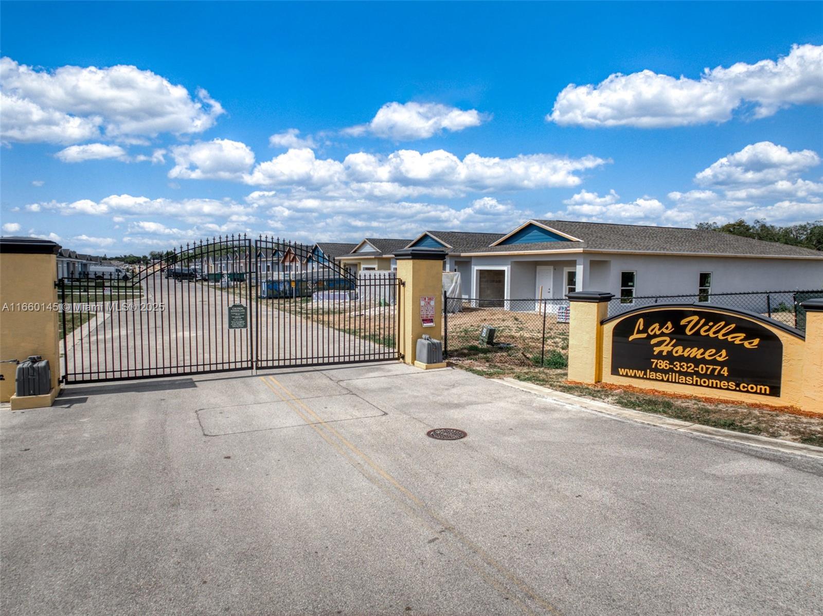 Las Villas at Kenilworth - Residential