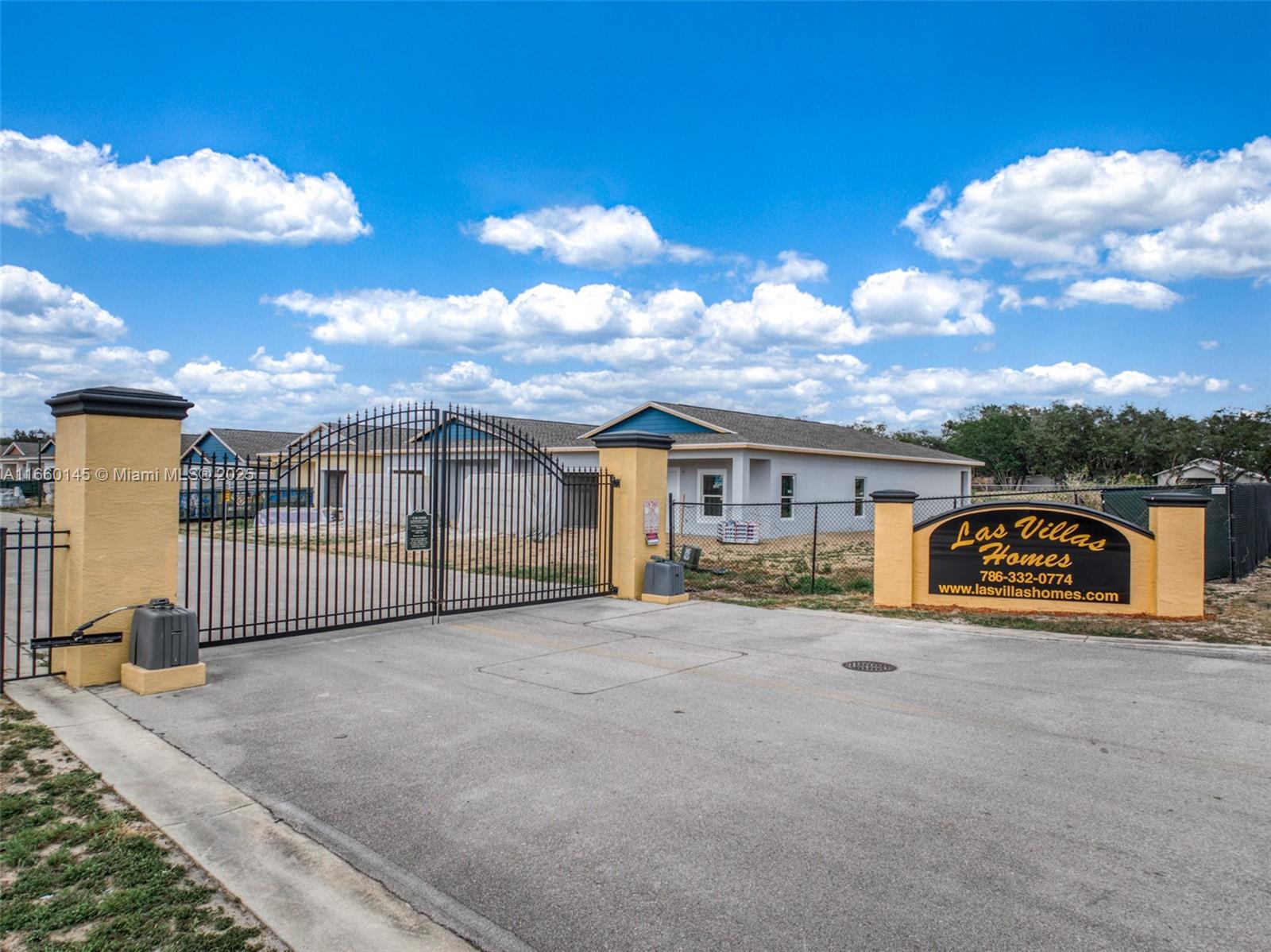 Las Villas at Kenilworth - Residential