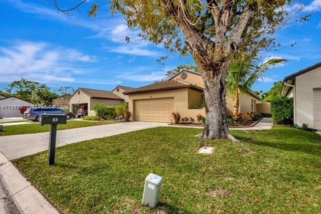 Photo of 83 Ironwood Way N, Palm Beach Gardens, FL 33418 (MLS # A11937872)