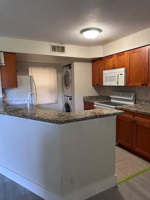 SUMMERBREEZE CONDO - Residential Lease