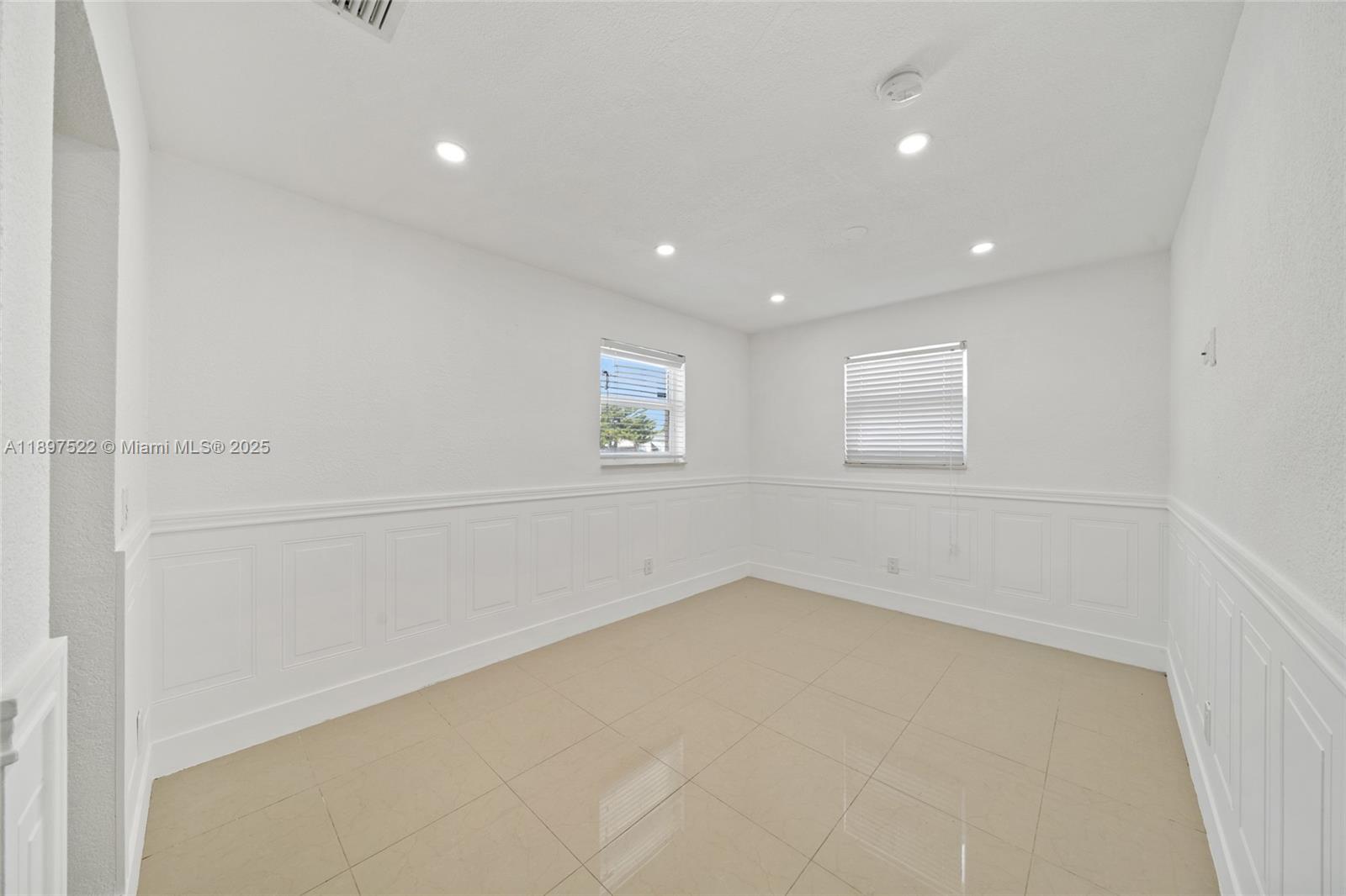 ROYAL PALM RIDGE - Residential