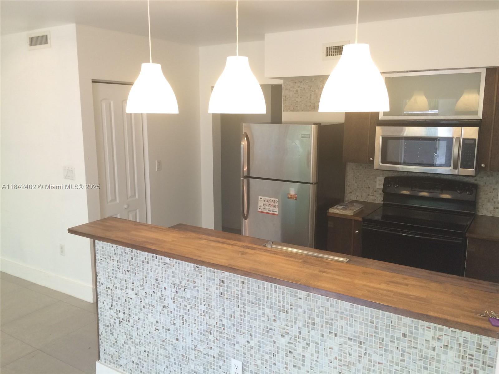 7025 RUE GRANVILLE 1