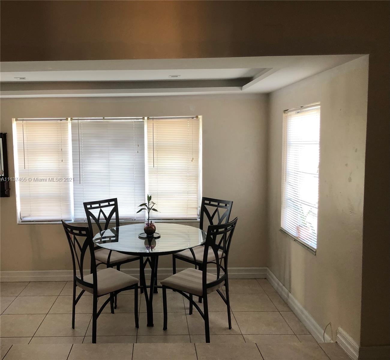 GLENDALE LAWNS REV PLAT - Residential