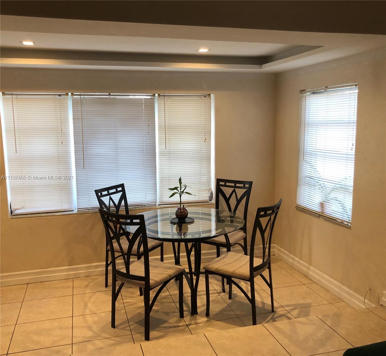 GLENDALE LAWNS REV PLAT - Residential