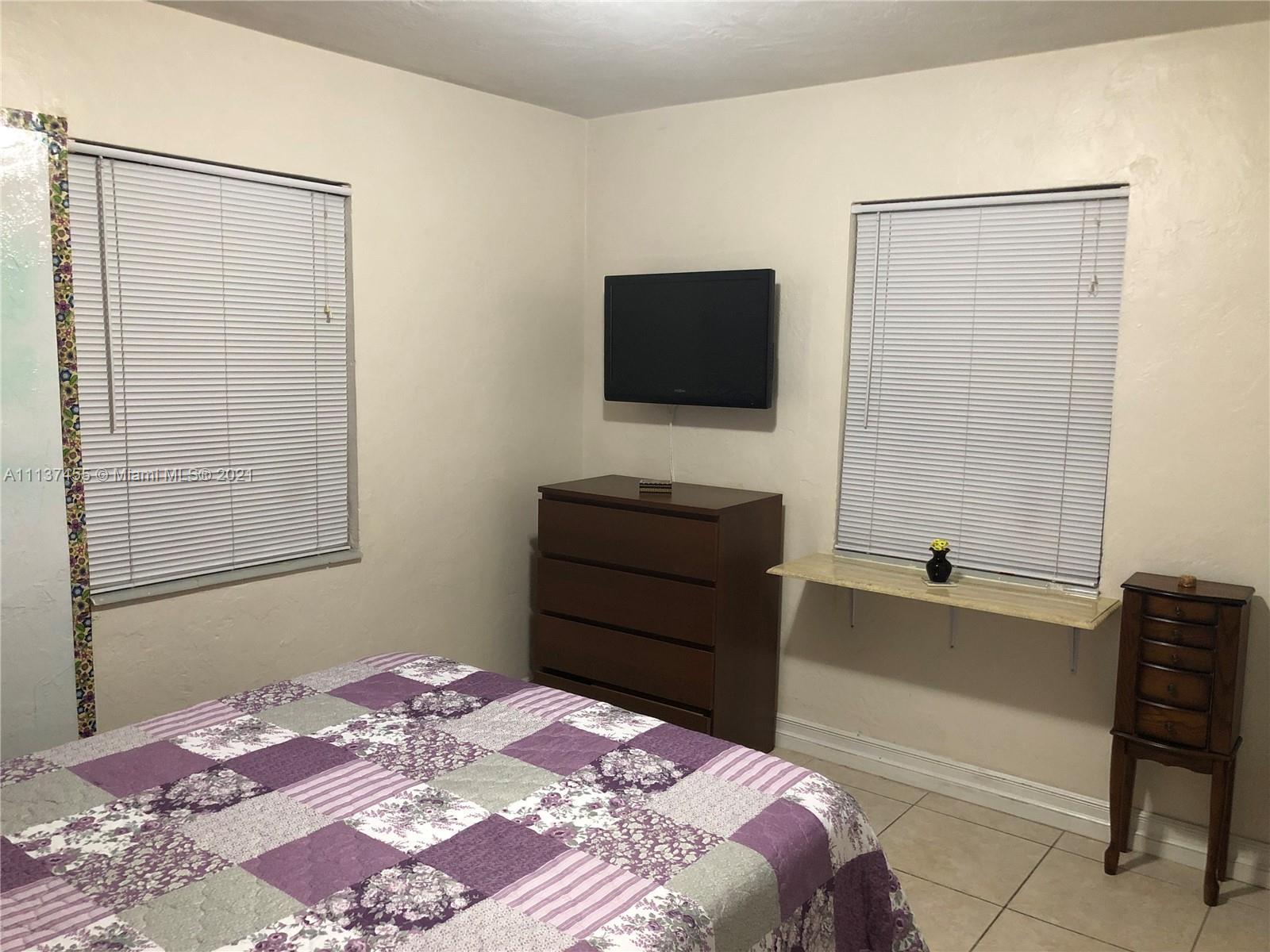 GLENDALE LAWNS REV PLAT - Residential