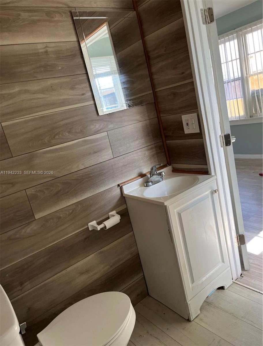 ST JAMES PARK SECOND ADD - Residential Lease